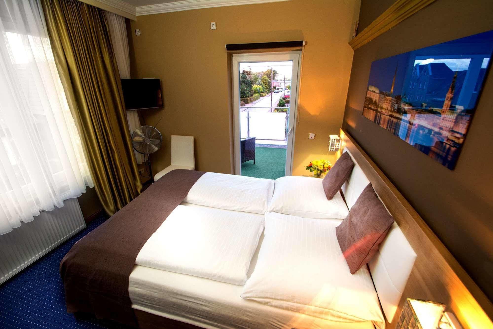 C&S Hotel Pinneberg Ngoại thất bức ảnh